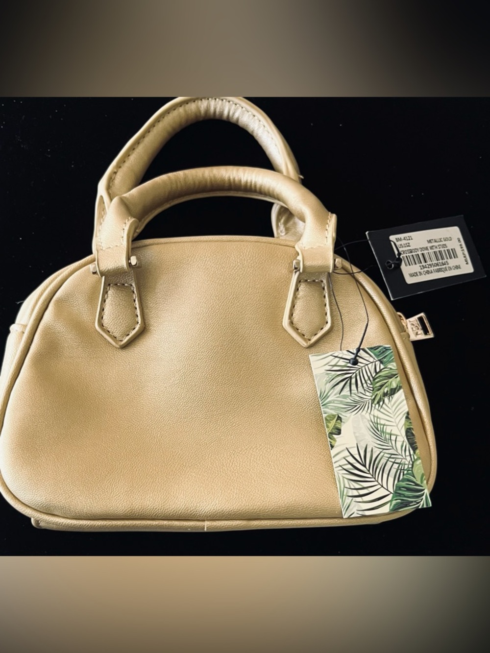 Free ship 1 hour NWT Metallic Gold Quilted Women’s Shoulder Bag - Picture 5 of 9